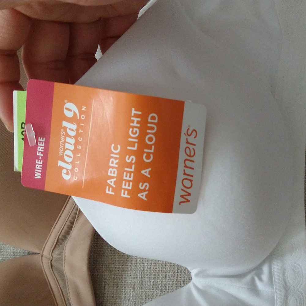 Two NWT 🍂Warners Cloud -9 Bra 🍂size 40B🍂 - Picture 2 of 11
